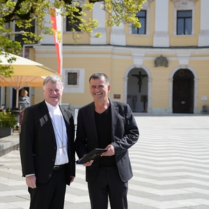 Pressekonferenz und Segnung Basilikadach