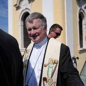 Pressekonferenz und Segnung Basilikadach