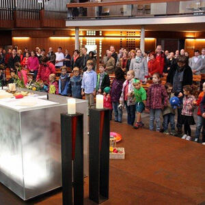 Sommerbeginn mit Harfenmusik, Kindermesse und Kinderfest