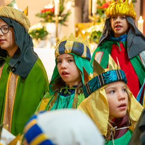 Festlicher Sternsinger-Gottesdienst am Dreikönigstag zum Abschluss der Sternsingeraktion 2024