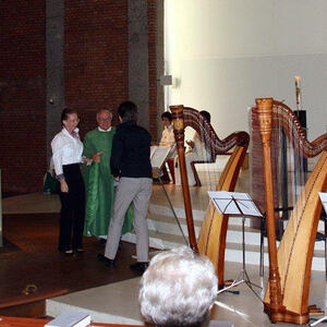 Sommerbeginn mit Harfenmusik, Kindermesse und Kinderfest