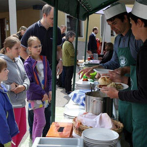 Sommerbeginn mit Harfenmusik, Kindermesse und Kinderfest